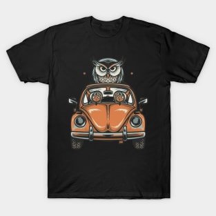 A wise owl cruising in a classic Volkswagen Beetle T-Shirt